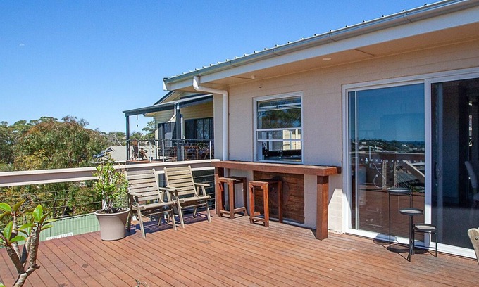 Bermagui House | Uralla- 17 Sinclair St - Holiday House with all the extras