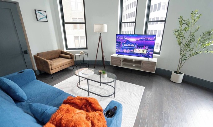 Downtown Pittsburgh Apartment | Urban 1BR Downtown–Close to Stadiums & Attractions