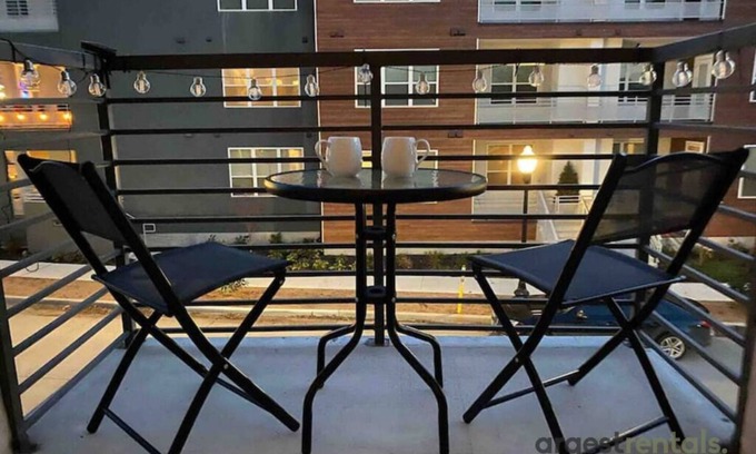 Fort Worth Apartment | Urban Cowboy in W 7th St District!
