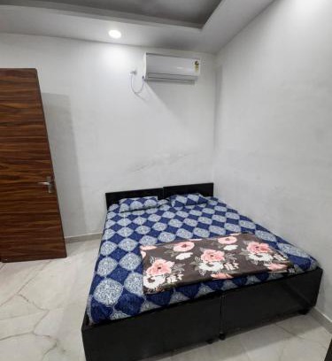 Old Rajinder Nagar Apartment | Urban ease homestay