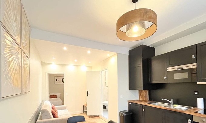 Quartier du Faubourg-Montmartre Apartment | Urban Flat 07 - Charming 1BDR Flat near Grands Boulevards