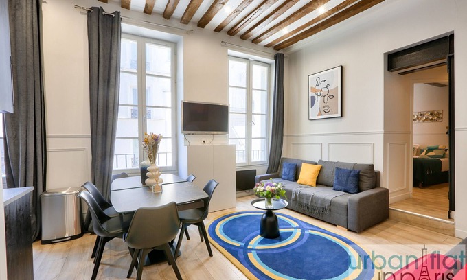 Strasbourg -Saint-Denis Apartment | Urban Flat 44 - Charming Parisian Apartment in Montorgueil