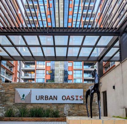 Thompson Estate Apartment | Urban Haven 3BR Apartment