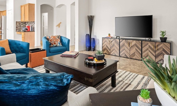 Phoenix House | Urban Living in Glendale AZ, 4 Miles from Westgate!