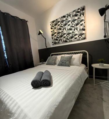 Kampung Ladang Tok Pelam Apartment | URBAN MONO STUDIO for 2Pax -9Min to PasarPayang-MayangMall-Drawbridge