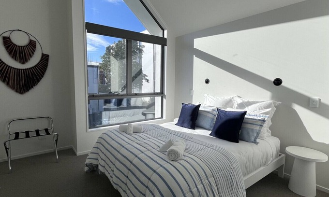 Christchurch City Centre House | Urban Nest Explorer: Walk to City, Free Parking