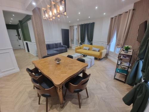 Beauvais Apartment | Urban Nest