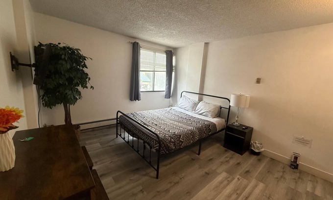 Downtown Calgary Apartment | Urban Retreat: Chic City Hideaway