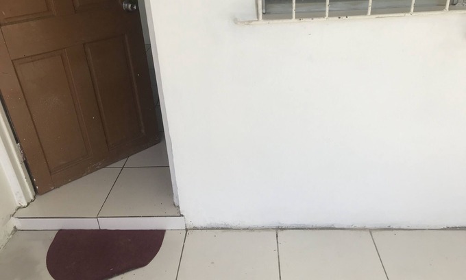 Spanish Town Zone House | Urban stay