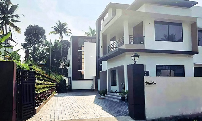 Kazhakuttam Apartment | Urbane Cove 2: Furnished AC Apt