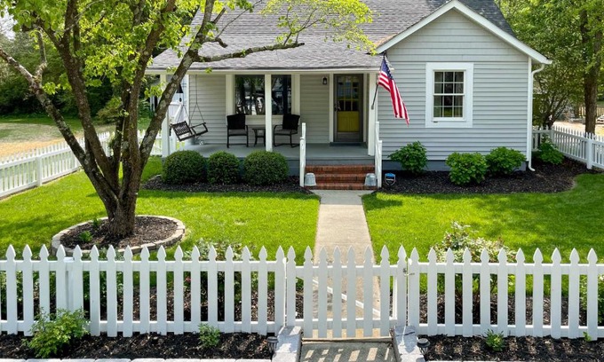 Urbanna House | Urbanna Cottage with Private Yard and Water Views