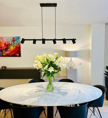 Lower Town Apartment | Urbanstay Suites Grand Place Luxury Apartment