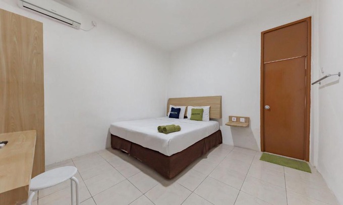 Samarinda Hotel | Urbanview Hotel Cozy Samarinda by RedDoorz