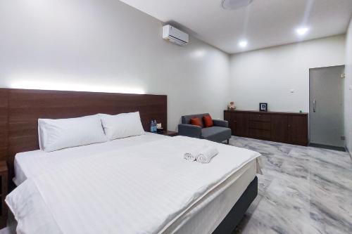 Central Jakarta Hotel | Urbanview Syariah Hotel Senen Jakarta