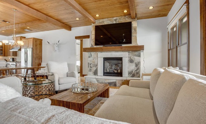 Spicewood Villa | 308 m² Villa ∙ 4 bedrooms ∙ 8 guests