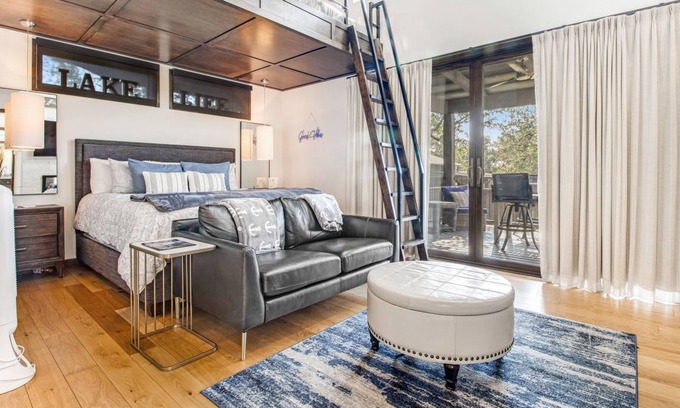 Spicewood Cabin | 49 m² Cabin ∙ 1 bedroom ∙ 4 guests