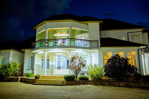 Kigali House | Uzeema Villa, Great for Big Families, Save More!