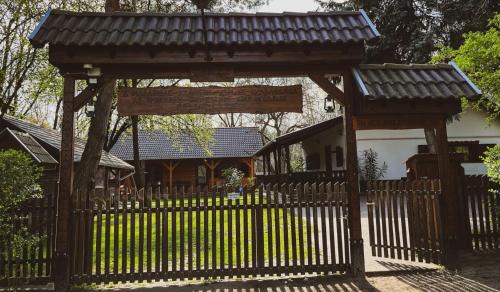 Fulophaza House | Vándor Tanya