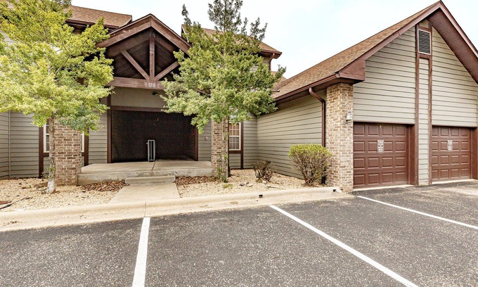 Branson West Villa | V1211-1, Golf-themed 2Br, 2Ba Villa on the 13th Fairway