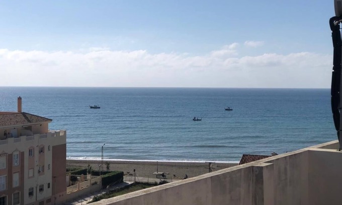 Moclinejo Apartment | Vacation apartment, directly on the beach with 2 terraces.