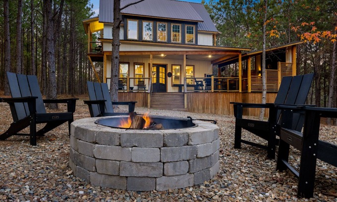 Broken Bow Cabin | Vacana CCC, Games, Hot Tub, Fire Pit, Close to Town