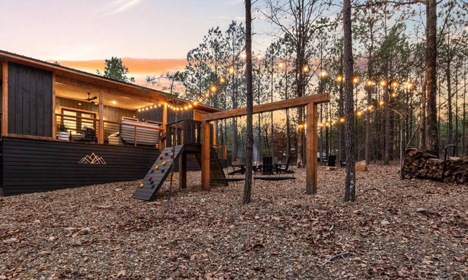 Broken Bow Cabin | Vacana SIO, Swing Set, Games, Hot Tub, Fire Pit