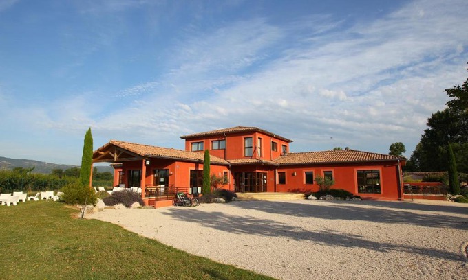 Chateauneuf-sur-Isere Hotel | Vacancéole - Le Domaine du Lac
