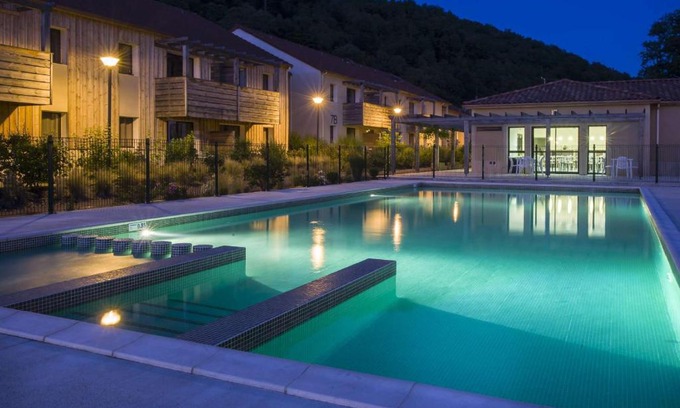 Les Eyzies Apartment | Vacancéole - Résidence Le Clos du Rocher