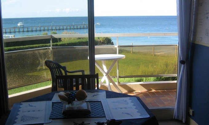 Luc-sur-Mer Apartment | VACANCY WATERFRONT IN NORMANDY SEA VIEW
