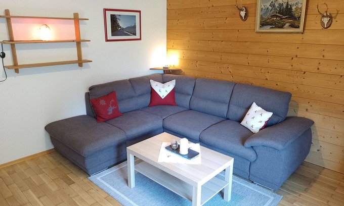 Marktschellenberg Apartment | Vacation apartment for 4 people with balcony in Haus Blumreit