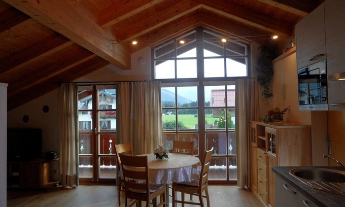 Reit im Winkl Apartment | Vacation apartment at the Fegg with sunny west-facing balcony, 2 bedrooms and kitchenette
