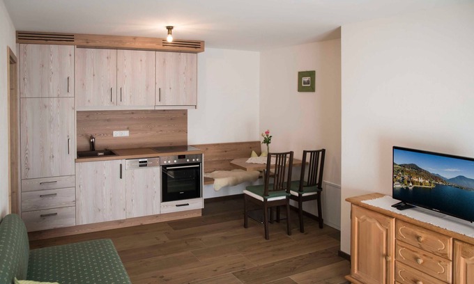 Kreuth Apartment | Vacation apartment 4 Resi - Guesthouse Becher, Kreuth-Point