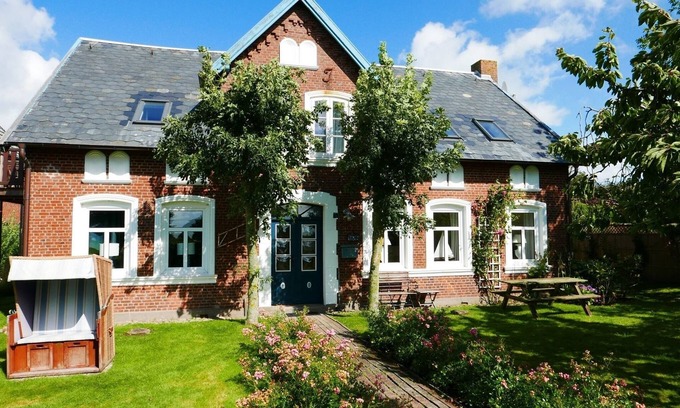 Oldsum Apartment | Vacation apartment/apartment for 5 guests with 120m² in Oldsum (105492)