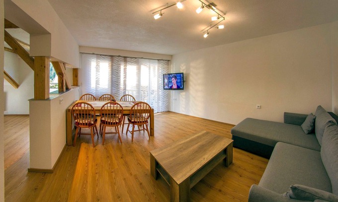Nesselwaengle Apartment | Vacation apartment Rote Flüh (in the adjoining house) - Apartments and Pension Mariandl
