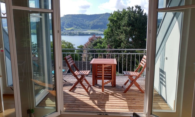 Ohningen House | Vacation apartment for 3 on a hillside with a dream view of the lake
