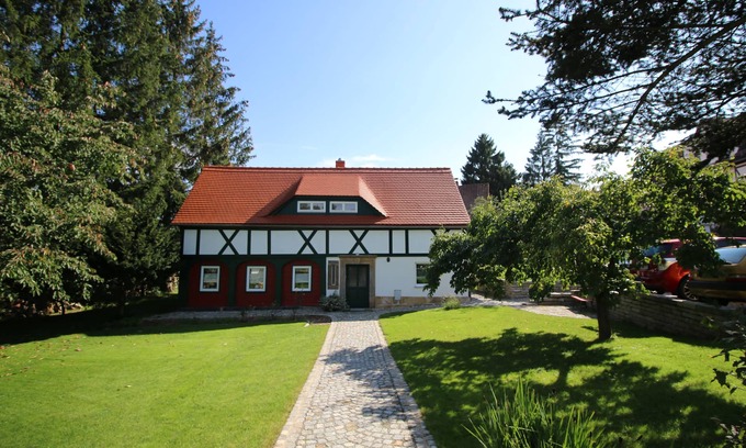 Jonsdorf Apartment | Vacation apartment in a half-timbered house