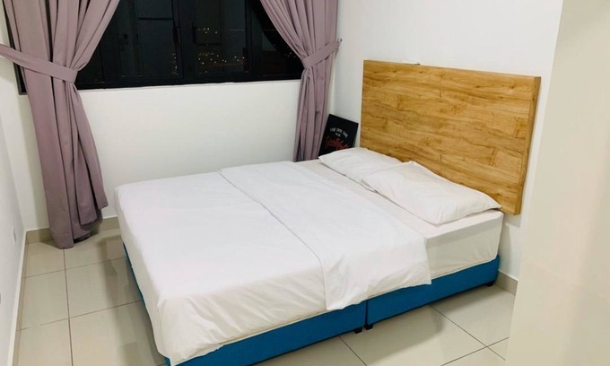 Medini Apartment | Vacation Apartment Meridin, 9 pax 2km to Legoland by TH