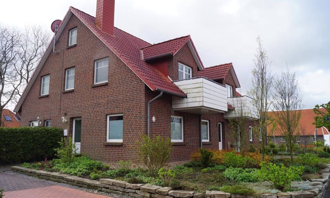 Werdum Apartment | Vacation apartment no.: 2 Fireplace - Haus Friesentraum
