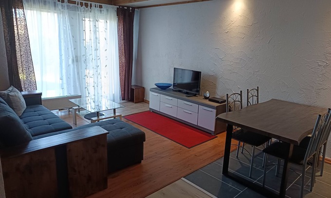 Ahrdt Apartment | Vacation apartment on the lake. located directly on the circular trail around the Aartalsee.