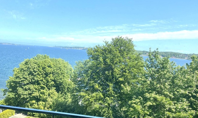 Dusternbrook Apartment | Vacation apartment with a fantastic view of the Kiel Fjord