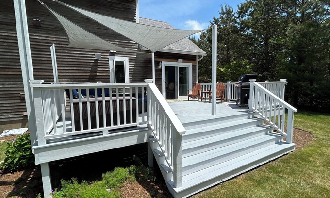 Edgartown House | Vacation at Martha's Vineyard Swan Cottage, Edgartown’s Quiet Forest Retreat.