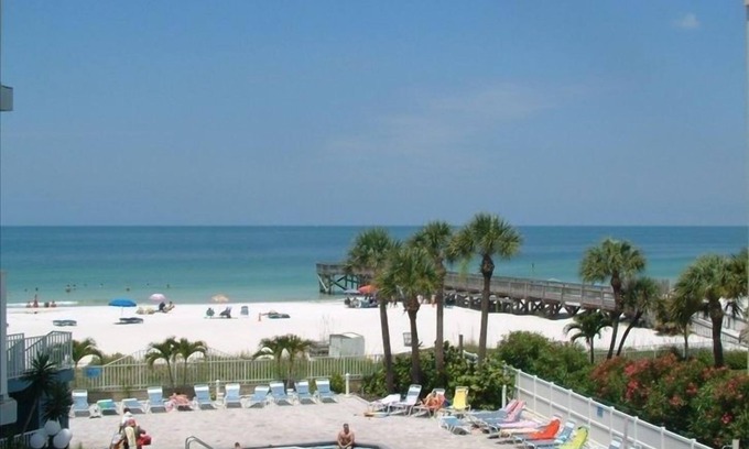 Indian Shores Condo | Vacation at the Beach in our 3 bedroom condo. Book Now! Beautiful Gulf views.