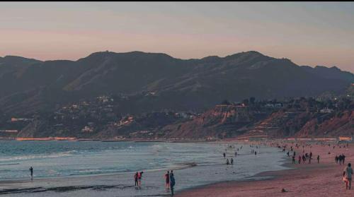 Wilshire Montana House | Vacation beach city lovely place