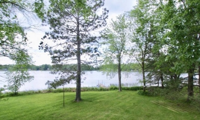 Luck House | Vacation BETTER! Stunning views & access! Pontoon rental avail!
