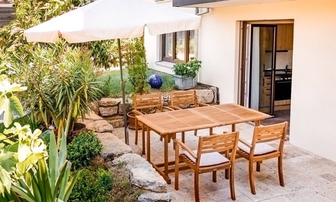 Liggeringen Apartment | Vacation apartment "Pinie" in Radolfzell-Liggeringen with terrace