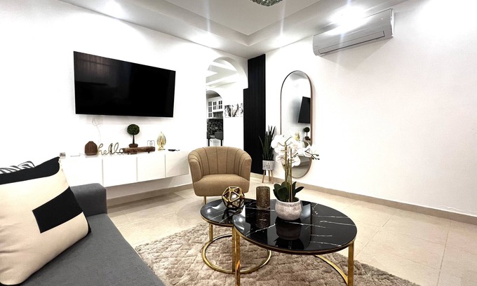 Moca House | Vacation Family Home-5min from STI airport sleep 6 WiFi +Netflix