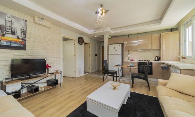 Antalya City Centre Apartment | Vacation Flat w Balcony 15 min to Beach in Antalya