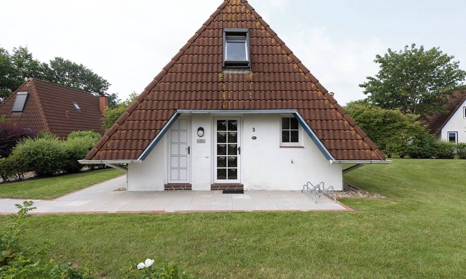 Dorumer Neufeld House | Vacation home Lehmann. Close to the beach and idyllic.