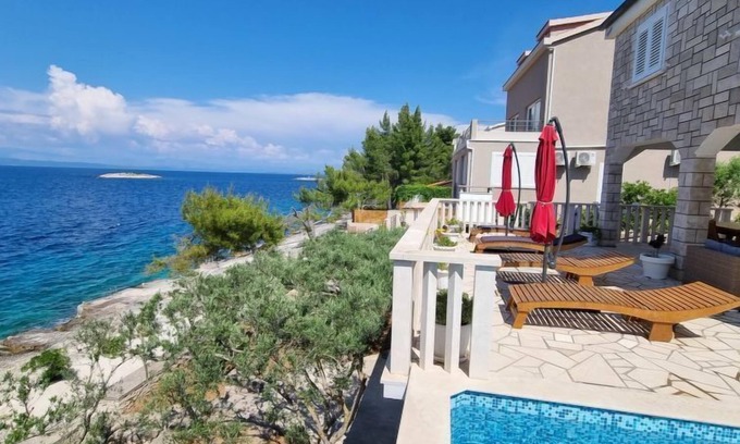 Prigradica House | Vacation home Nada by Interhome
