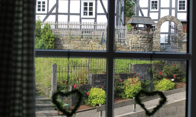 Assinghausen Apartment | Vacation home, 190 sqm, 5-6 bedrooms, terrace with garden furniture, max. 12 persons